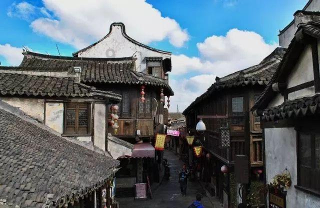 空袭敌营